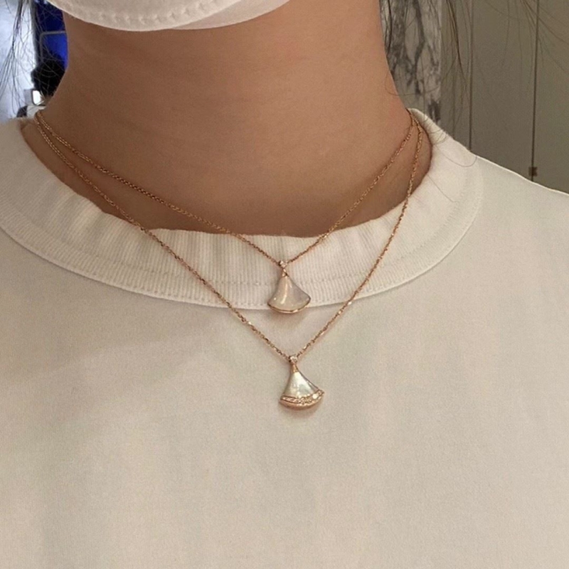 Bv1g*ai necklaces